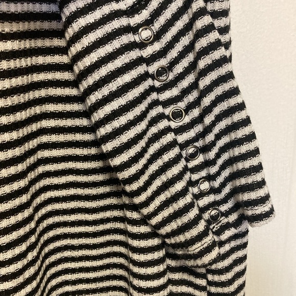 Torrid Long Sleeve Tshirt - Picture 5 of 6